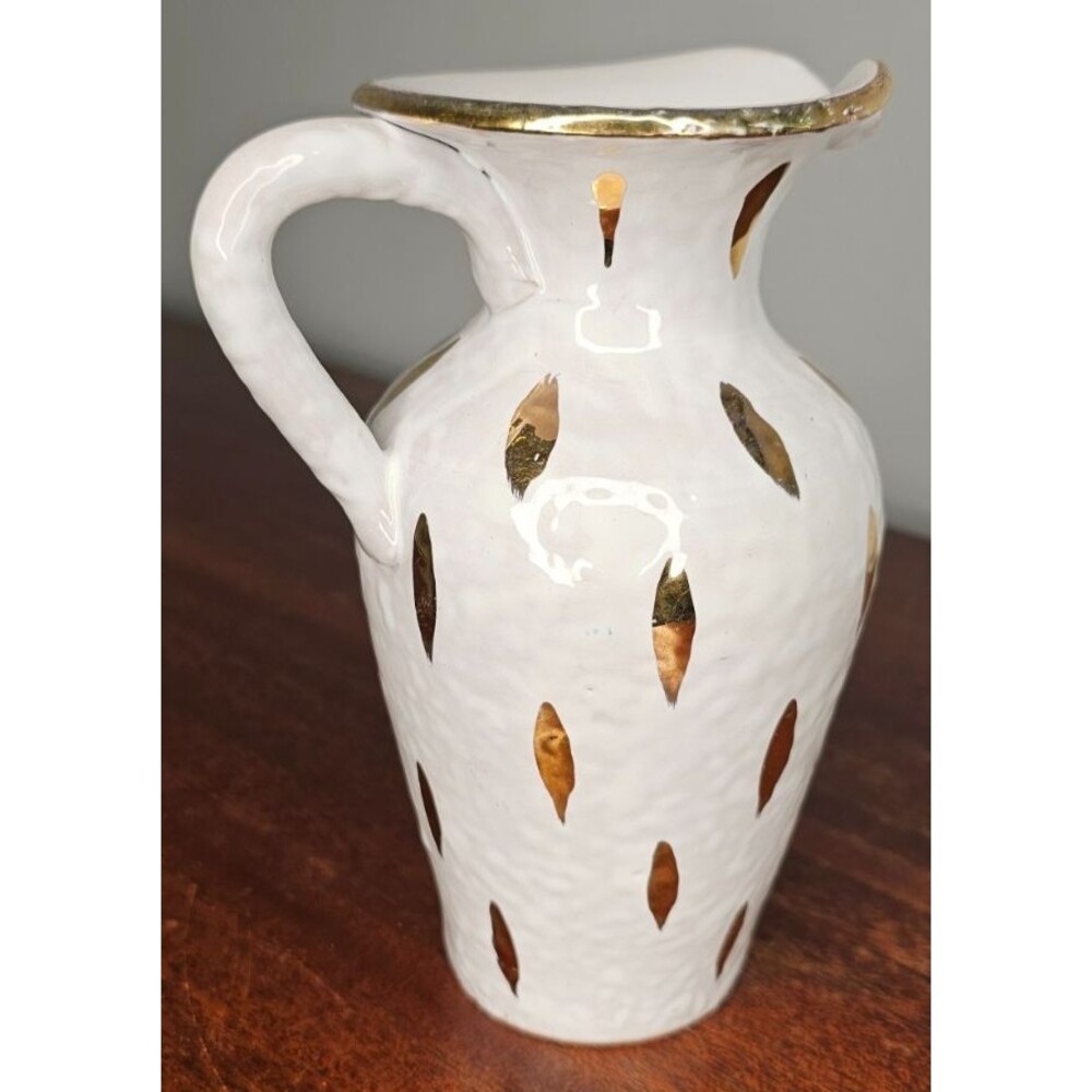 Beautiful White & Gold Handled Pottery Jug Pitcher Made in Italy 7"T x 4"W - Picture 2 of 6